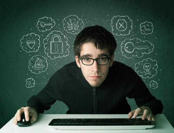 Giovane hacker nerd con virus e pensieri di hacking — Foto Stock