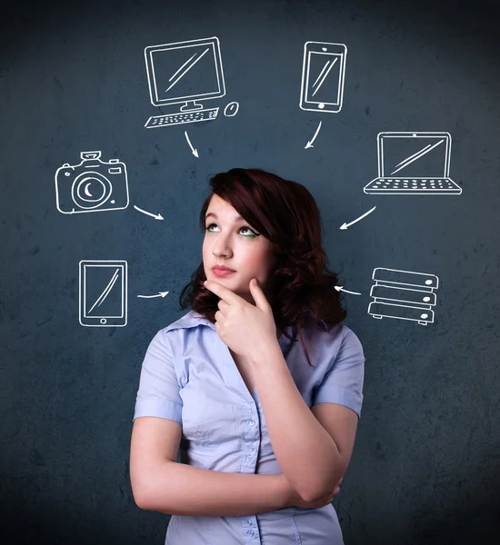 Junge Frau denkt mit gezeichneten Gadgets um den Kopf — Stockfoto