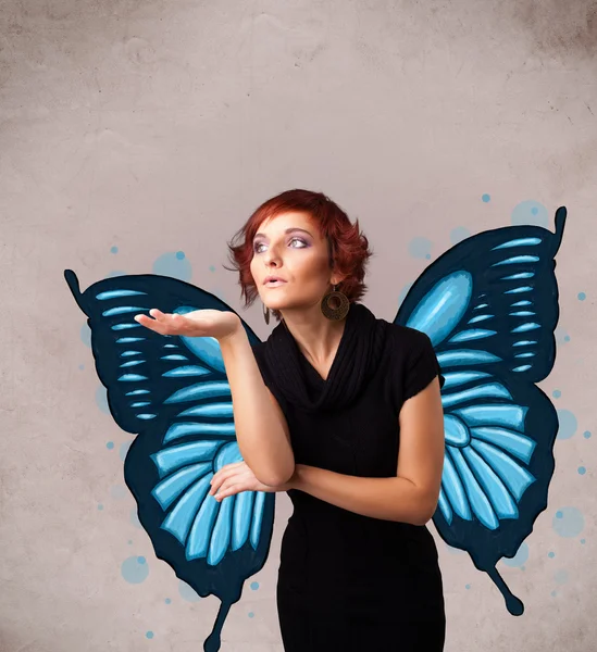 Menina com borboleta azul ilustração na parte de trás — Fotografia de Stock