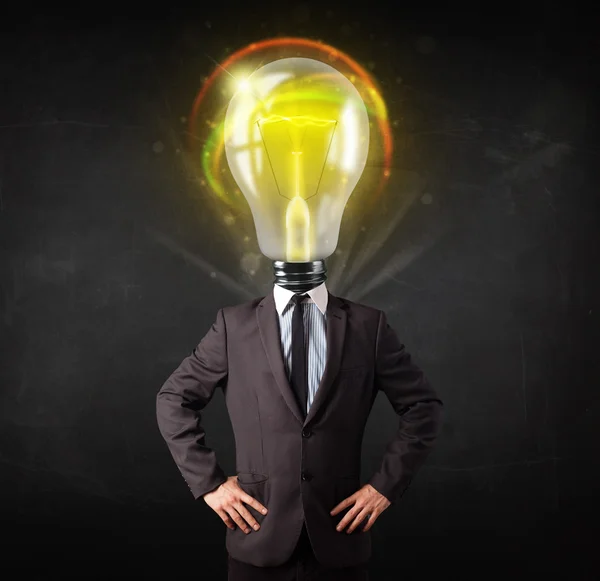 Homem de negócios com conceito de cabeça de lâmpada — Fotografia de Stock