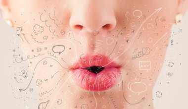 güzel kadın ağzı üfleme elle çizilmiş simgeler ve semboller