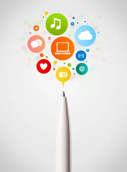 Pen close-up with social network icons — Stock Photo, Image