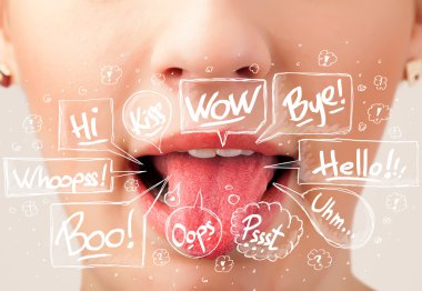 Beyaz baloncuklu güzel kırmızı dudaklar.