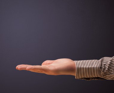 Kopya alanını sunan işadamı