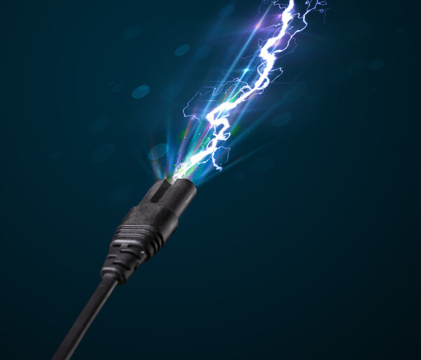 Электрический кабель со светящейся электрической молнией
