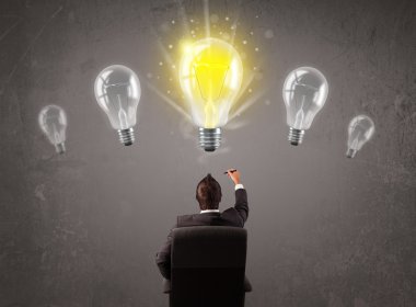 İş adamının ampul fikri var.
