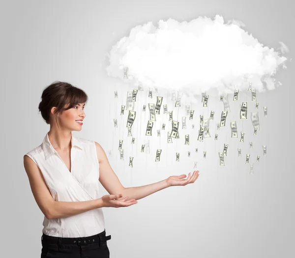 Mujer con concepto de nube y lluvia de dinero — Foto de Stock