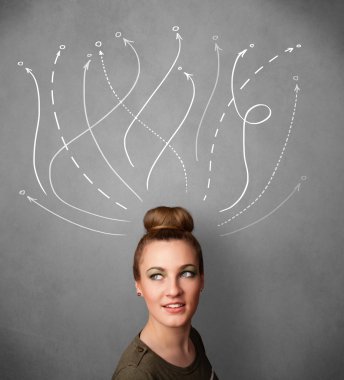 oklarla aklından gelen genç kadın