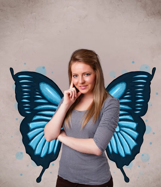 Chica joven con la ilustración azul mariposa en la parte posterior — Foto de Stock