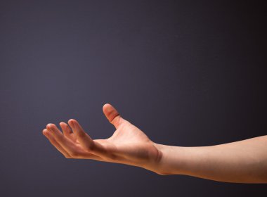 Kopya alanını sunan işadamı