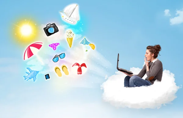 Jonge zakenman zitten in wolk met laptop — Stockfoto