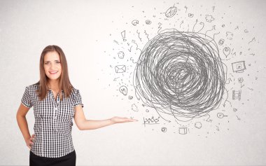 Medya karalamalarıyla genç iş kadını 