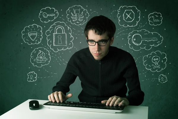 Giovane hacker nerd con virus e pensieri di hacking — Foto Stock