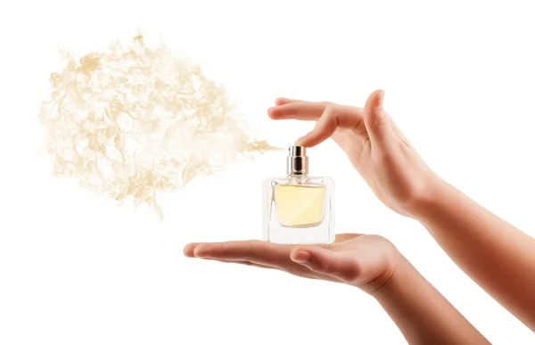 Rozpylanie perfum przez kobiety — Zdjęcie stockowe