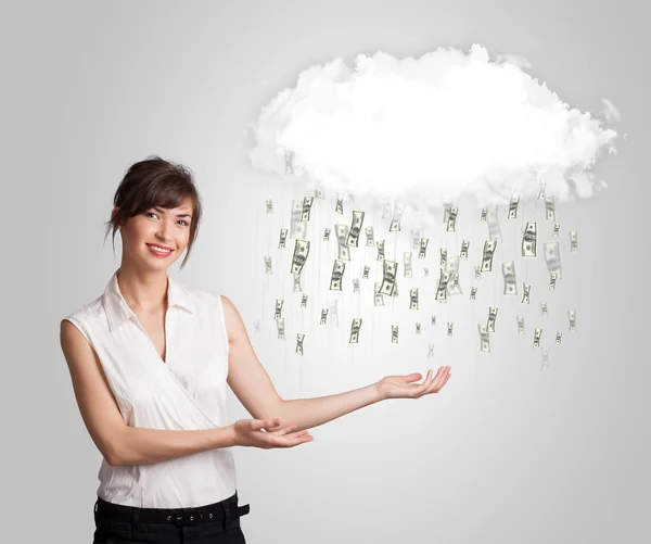 Frau mit Wolken- und Geldregen-Konzept — Stockfoto
