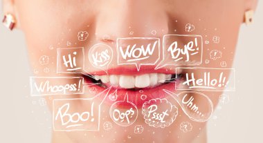 Beyaz baloncuklu güzel kırmızı dudaklar.