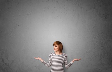 genç kadın kopya alanı ile el hareketi