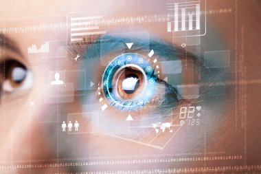 Siber teknoloji göz paneli konsepti ile gelecekteki kadın