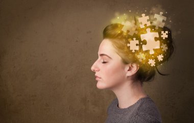 Genç insan parlak bir bulmaca zihniyetiyle düşünüyor
