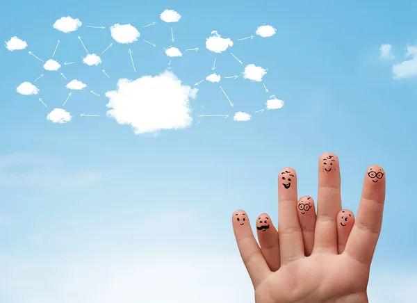 Dedo sorridente com sistema de rede de nuvem — Fotografia de Stock