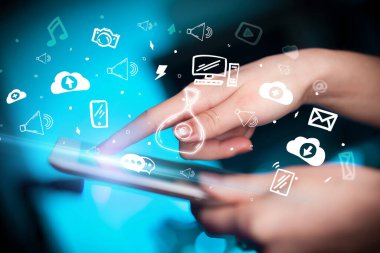 Elle çizilmiş simgelerle dokunmatik ekranı kapat