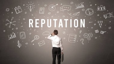 Bir iş adamının arkadan görünüşü