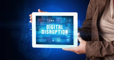 Tablet tutan kişi, güvenlik kavramı