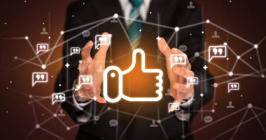 El ele tutuşan sosyal medya simgeleri