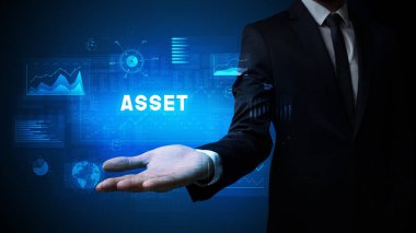 Motivasyon mesajı taşıyan iş adamının eli