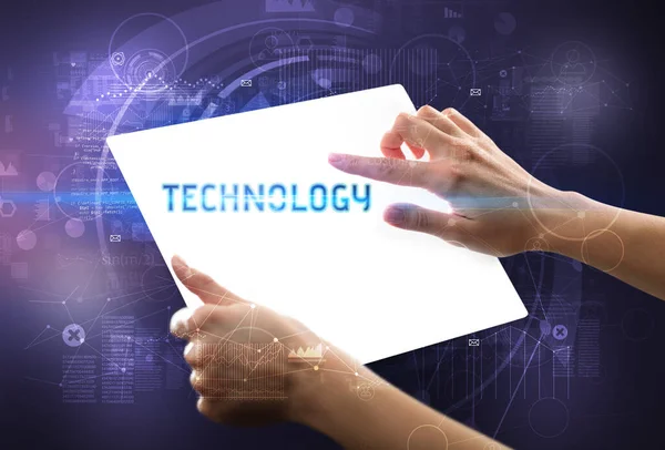 Mano holdig tableta futurista, concepto de tecnología —  Fotos de Stock