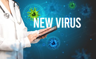 Doktor reçeteli bir reçete yazıyor.