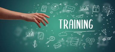 İşletme yazıtlarına işaret eden kırpılmış elin yakın çekimi