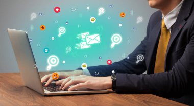 Sosyal medyada el sörfü