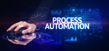 El ele tutuşan kablosuz çevre, modern teknoloji kavramı