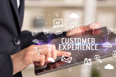 Sosyal Ağ Kullanan Bir Kişinin Yakın Çekimi