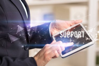 Tablet kullanarak elleri kapat