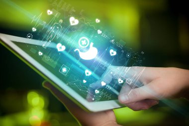 Sağlık hizmetleri simgeleriyle dokunmatik ekranı kapat