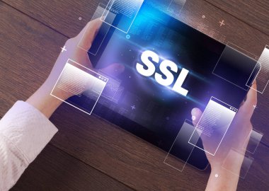 El tutuş tabletinin yakın plan görüntüsü