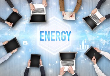 Ofiste Çalışan Meşgul İnsanlar Grubu, teknoloji konsepti