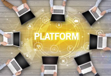 Bir grup insan toplantı yapıyor.