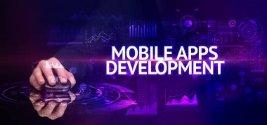 El ele tutuşan kablosuz çevre, modern teknoloji kavramı