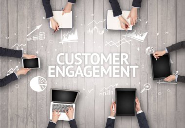 Ofiste Çalışan Meşgul İnsanlar Grubu