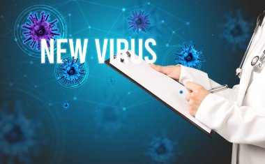 Doktor reçeteli bir reçete yazıyor.