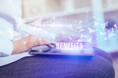 Tablet kullanarak elleri kapat