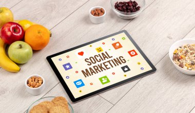 Sağlıklı Tablet Pc bileşimi, sosyal ağ kavramı
