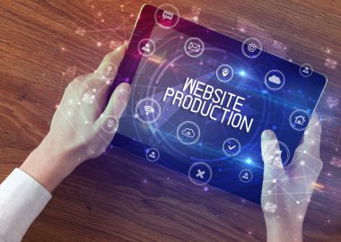 Yazılı bir tabletin yakın plan görüntüsü