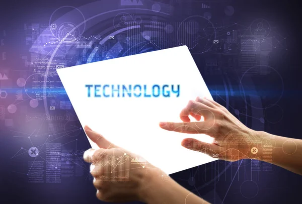 Hand holdig futuristisk tablett, teknik koncept — Stockfoto