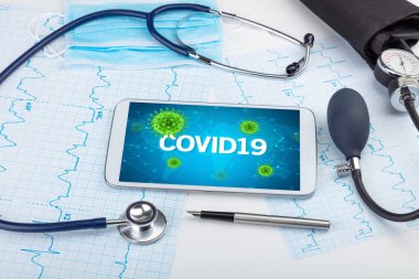 Yazılı bir tablet pc 'nin yakın görüntüsü