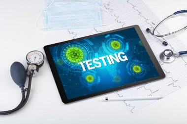 Yazılı bir tablet pc 'nin yakın görüntüsü