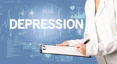 Genç doktor notlar yazıyor.